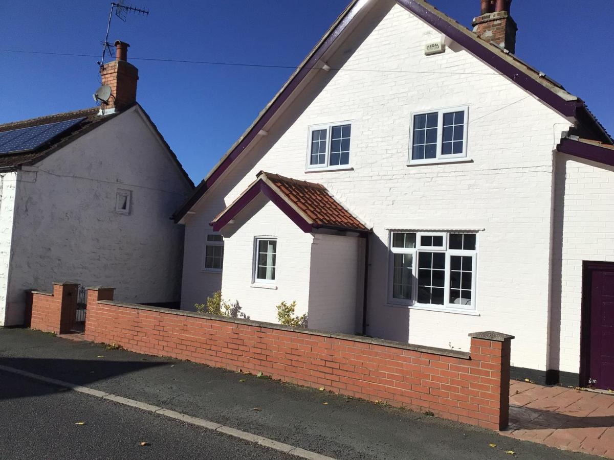 Icthus Bed & Breakfast Willerby  Bagian luar foto